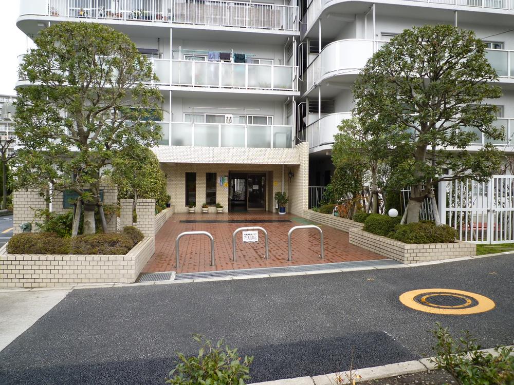 Entrance. Common areas