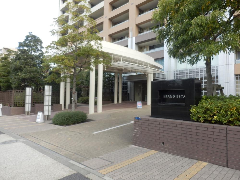 Entrance. Common areas