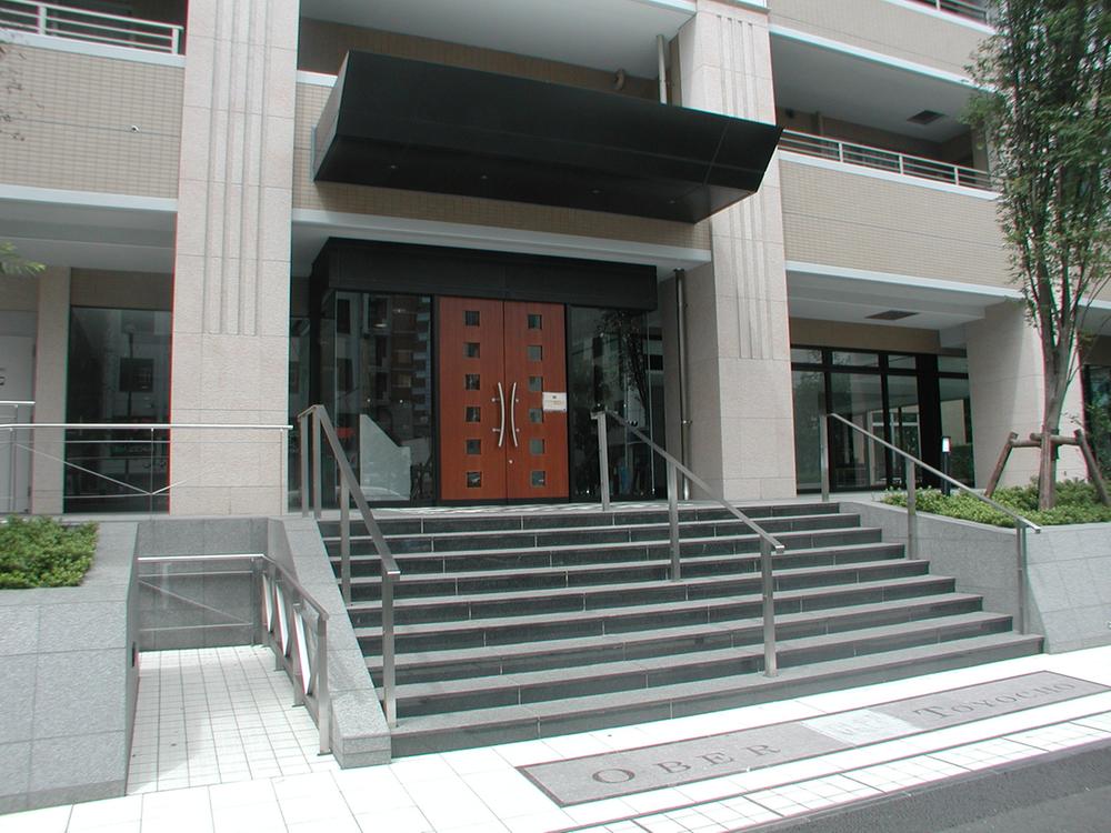 Entrance. Common areas