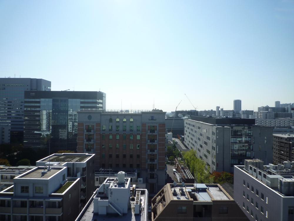 View photos from the dwelling unit. View from the site (November 2013) Shooting