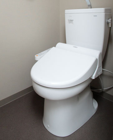 Toilet.  [Deodorizing function with bidet] Started heating toilet seat warm water wash ・ Adopt a multi-function bidet with a deodorant function. Also, It has adopted a water-saving type that can reduce the amount of water used.