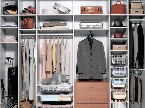 Receipt.  [System storage (cartel)] Adopt a system storage "cartel" that boasts a traditional style and sophisticated design of the Italian taste. By combining the optional parts (paid), You can create a storage space to suit your lifestyle.