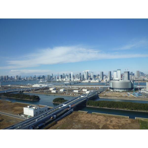 Other introspection. Tokyo Tower side view