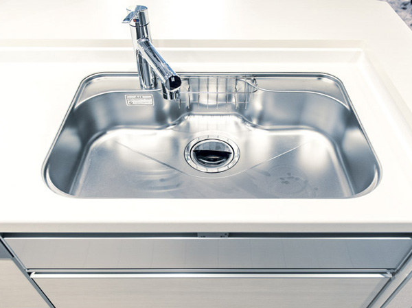 Kitchen.  [Low-noise wide sink / Built-in water purifier with mixing faucet] Adopt a sink of low-noise specifications to reduce the running water sound. Excellent durability which has been subjected to luck hard embossing of scratches on the surface is wide sink. Also, Integrated water purifier and single lever mixing faucet. You can use a clean, delicious water.