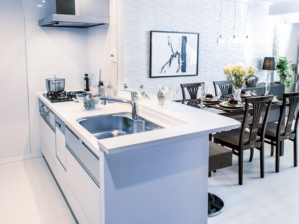 Kitchen.  [kitchen] Ease-of-use and system kitchen that combines the design is, Glass top 3-burner stove, including the dish washing and drying machine, Wide sink, Full of attractive amenities such as built-in water purifier is.