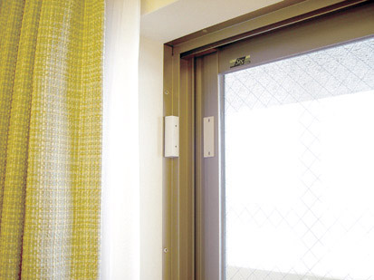 Security.  [Security window sensors] Installed on the first floor dwelling unit (except surface lattice part). Audible alarm will sound and open a window during operation, It will be reported to the central control device. (Same specifications)