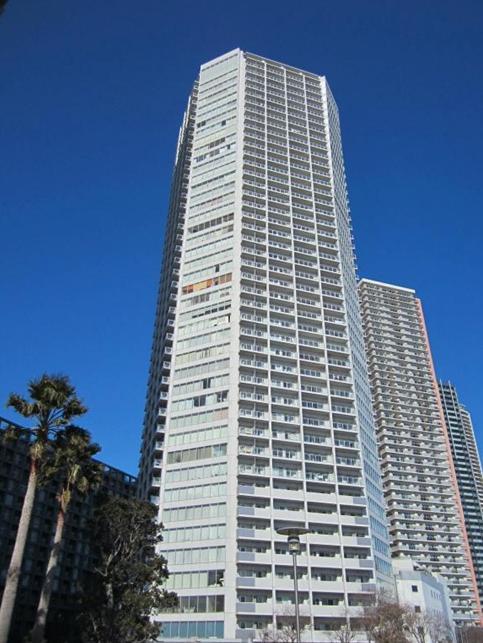 Local appearance photo.  [All dwelling units with natural hot spring] 24-hour manned management of safe community