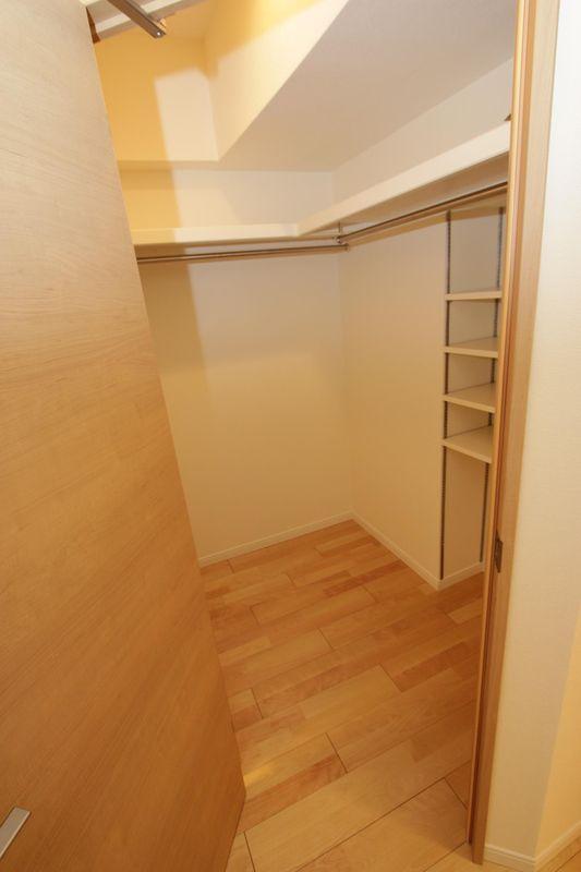 Non-living room. Walk-in closet