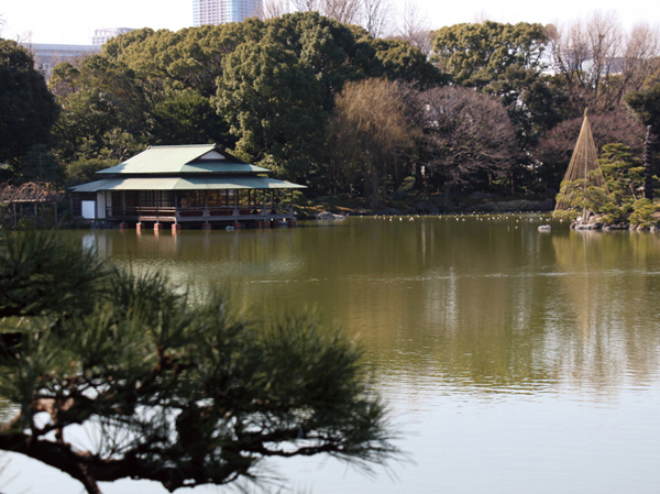 Surrounding environment. Fining garden (about 1500m ・ 19 minutes walk)
