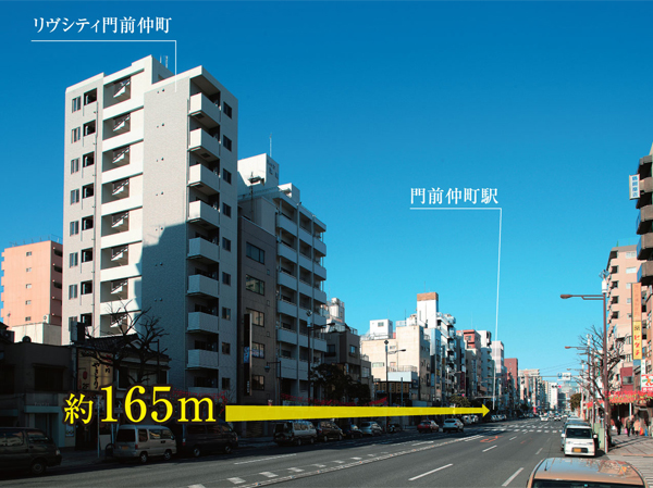Buildings and facilities. To approach the permanence Street, Tokyo Metro in just a 3-minute walk Tozai Line ・ Toei Oedo Line to "Monzennakacho" station. Because as crowded there, Peace of mind even when the return home has become slow. Rail access of light × downtown direct connection of the station 3-minute walk, Carries a clear day-to-day. (Exterior Photos / 2013 February shooting)