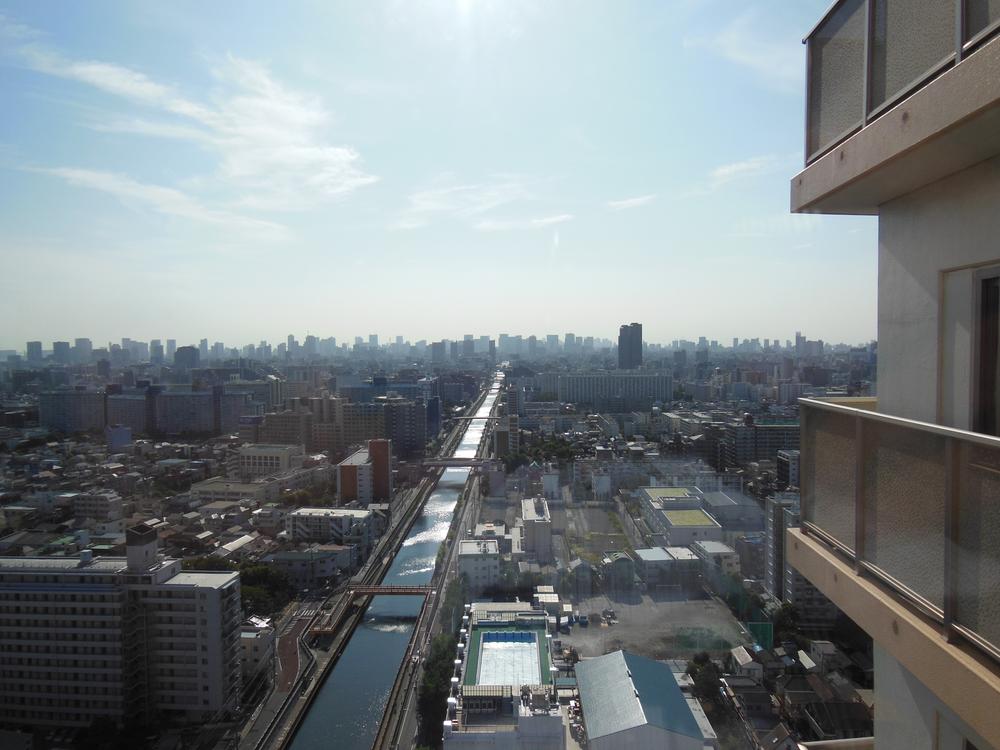 View photos from the dwelling unit. View from the site (October 2013) Shooting