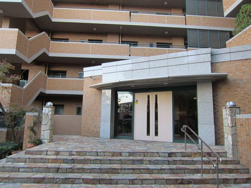 Local appearance photo. It is the appearance of luxury.