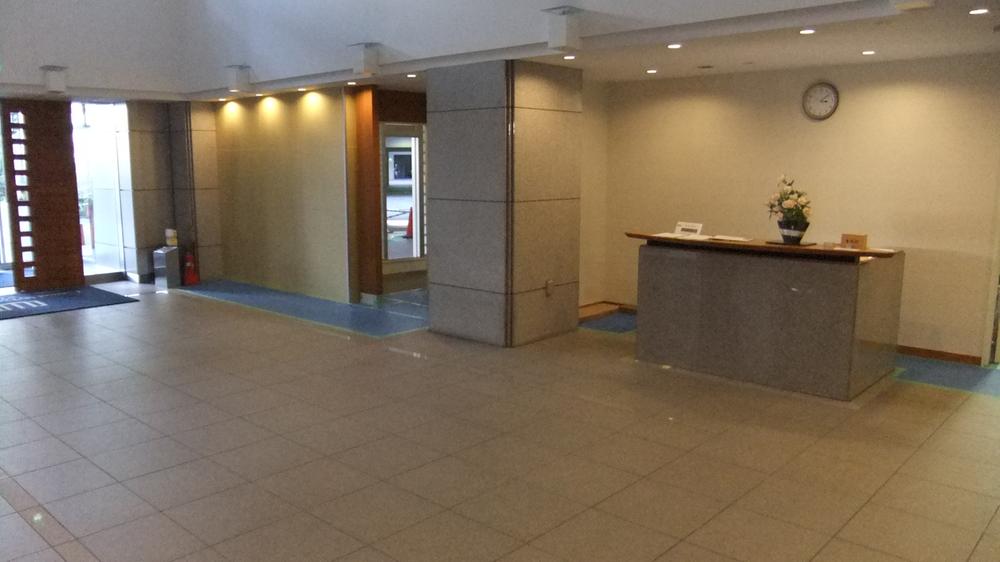 Entrance. «Common areas» Cage is conch Orge at the entrance, Visitors correspondence, etc., We do the life support of the owner.