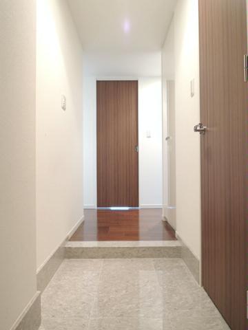 Entrance. Local (12 May 2013) Shooting