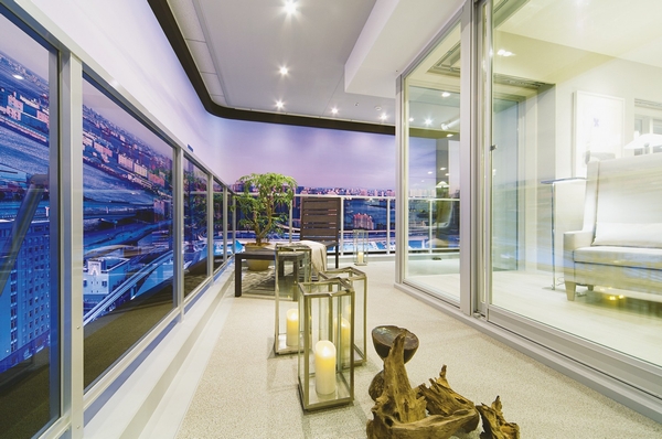 Model Room S-80M type / On the corner dwelling unit is, All round a balcony so as to surround the house. The comfort of a deck chair, Look at the sky to the ever-changing, You can enjoy like a graceful time, such as if you were in a resort hotel