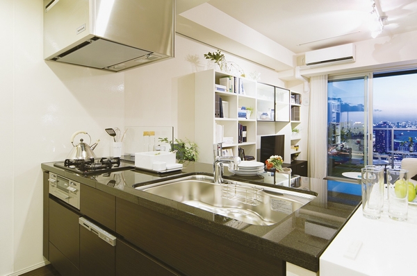 Kitchen Select (free of charge) Example (1): counter top plate / Natural granite, Counter shape / Flat counter (Photo: Model Room SW-60F type)