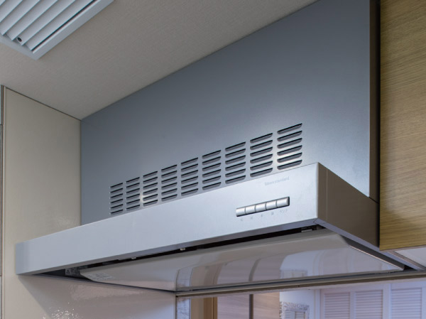 Kitchen.  [Range food] Range hood which adopted the enamel rectifying plate. Forced same hourly wage exhaust, To achieve a smooth supply and exhaust in the apartment of a high airtight.