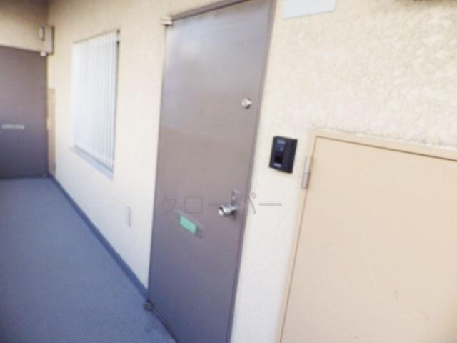 Other common areas. Entrance door