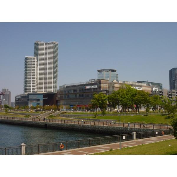 Shopping centre. Until the Mitsukoshi Ginza 4577m LaLaport