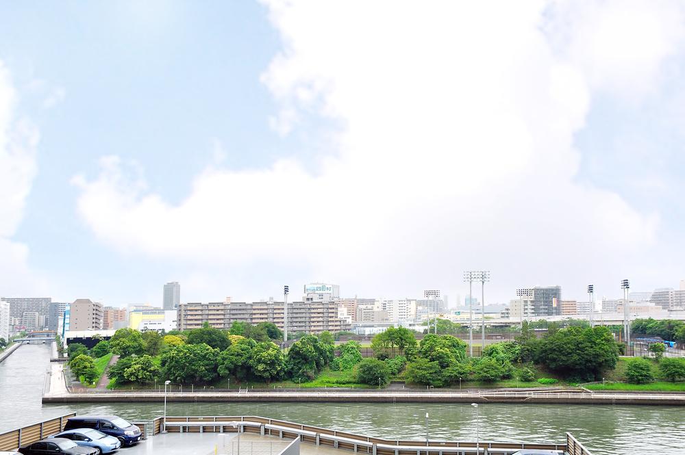 View photos from the dwelling unit. View from the site (June 2013) Shooting