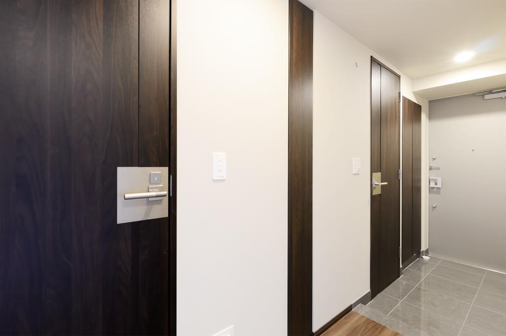 Entrance. Local (June 2013) Shooting