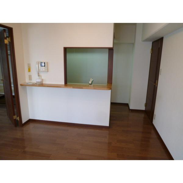 Living. From the living room window side