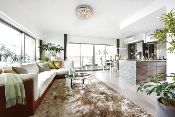 Living.  [living ・ dining] Often adopted a south-facing dwelling unit (74 Eucommia 44 units) were, Relaxed and open space where sunlight is plugged. And, Commitment to beauty and quality attentive to detail. Forget the hustle and bustle, Will produce when the truly relaxing.  ※ The photographs below are those obtained by photographing the model room (70H type), Some will include paid option (with application deadline). For more information, please contact the person in charge.