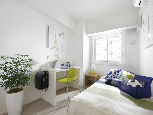 Interior.  [Western-style (2)] Of course, as the room of children, Room to enjoy the study and hobbies, Western-style rooms that can be used as a guest room. Providing a storage space, You can use widely and clean your room.