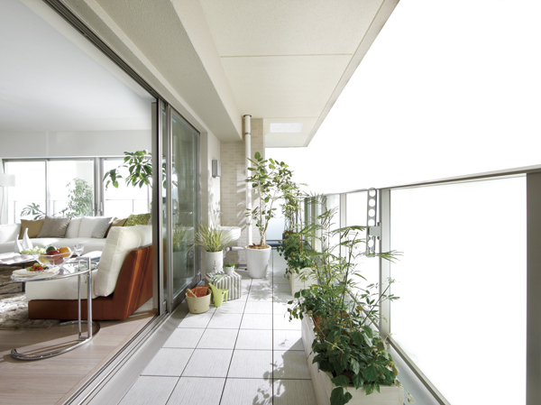 balcony ・ terrace ・ Private garden.  [balcony] As an extension of the living room, In the space of relaxation of the open-air. Also convenient slop sink (55Ar to the watering of plants, 70Br, 70Cr, 70D, 70H, 80Er, 80Fr, You can also enjoy a full-fledged gardening provided 80Gr type only).  ※ We will follow the management contract for the use of the balcony.