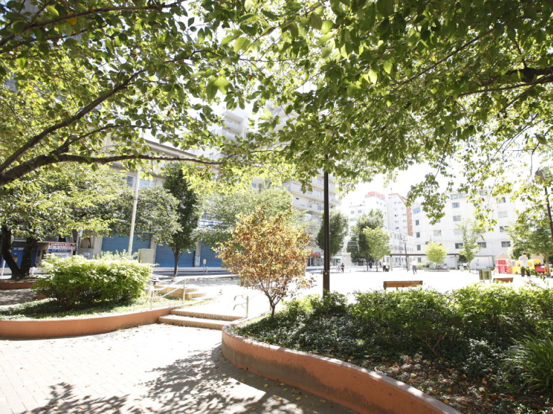 Surrounding environment. Koto Bridge Park / About 260m ・ A 4-minute walk