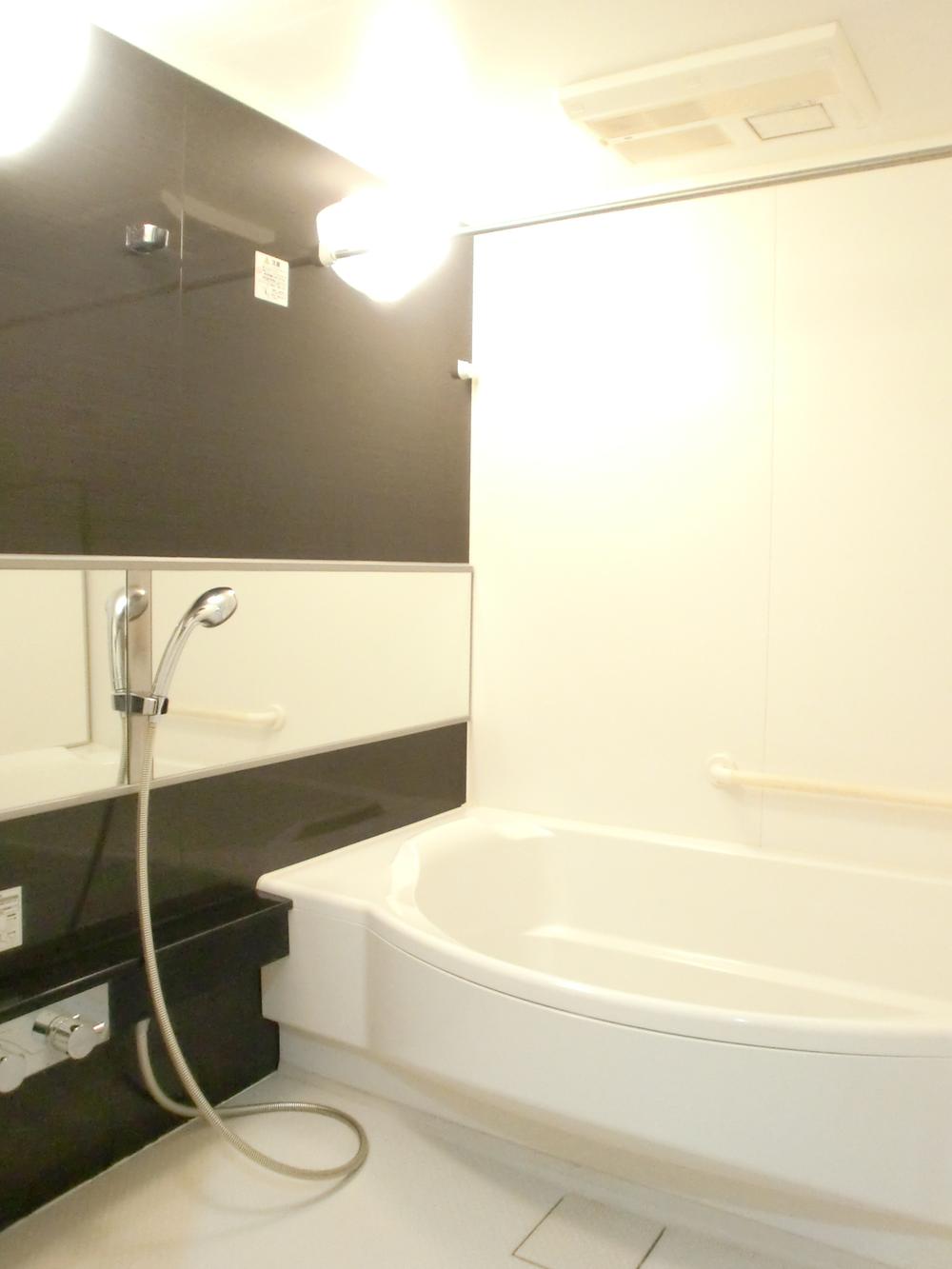 Bathroom. Indoor (11 May 2013) Shooting