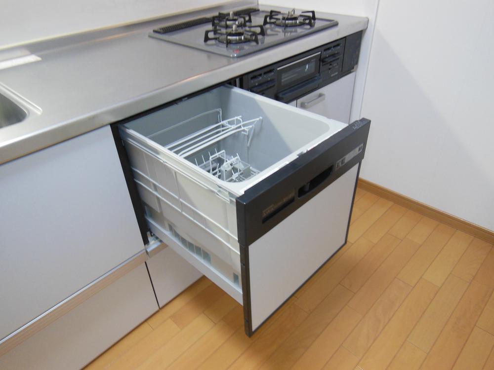 Kitchen. With dish washing dryer (August 2013) Shooting