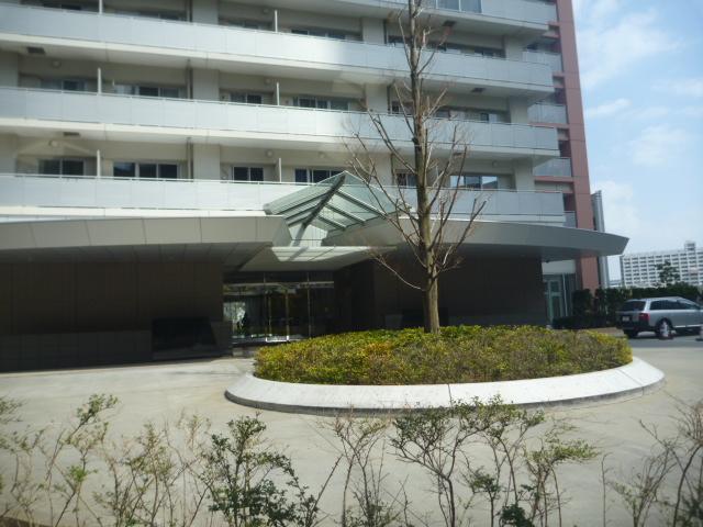 Entrance. Common areas