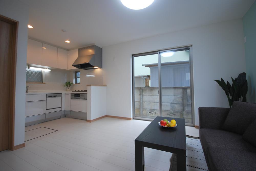 Living. Local Photos