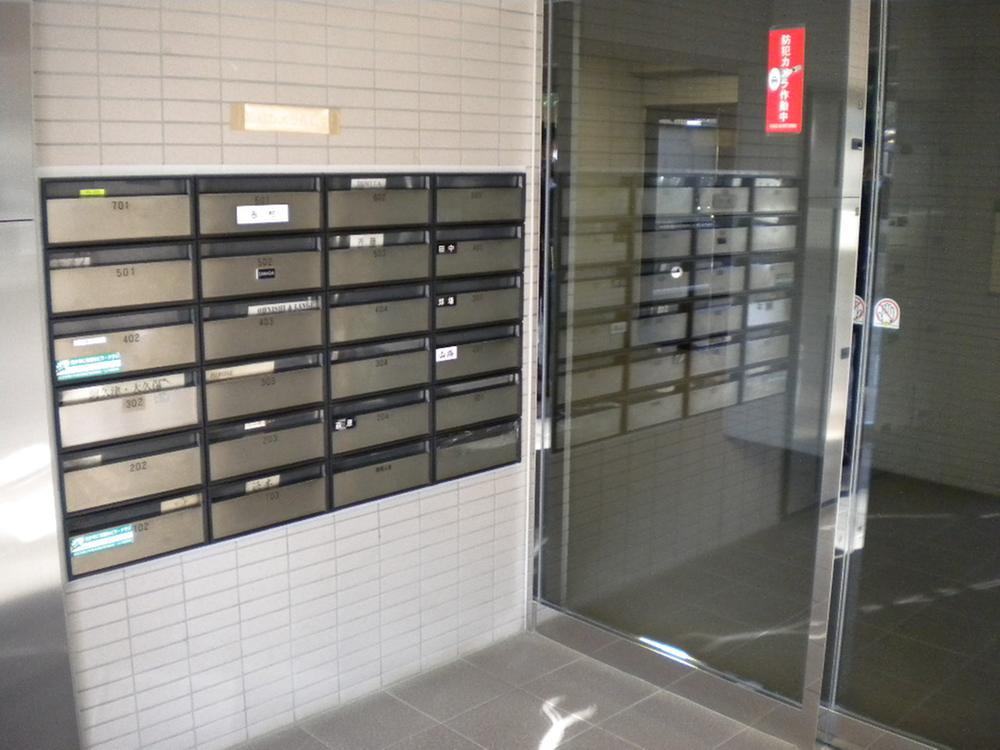 Entrance. Common areas