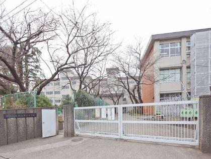 Junior high school. 80m to National City National third junior high school