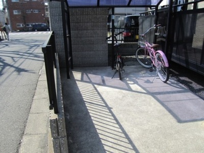 Other. 1m to the periphery (other)