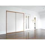 Living and room. spacious