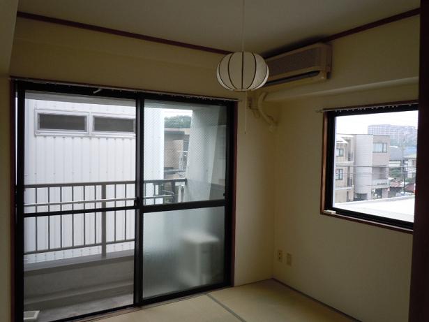 Living and room. Southwest of the Japanese-style room!