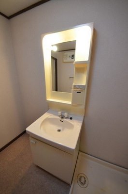 Washroom. Independent wash