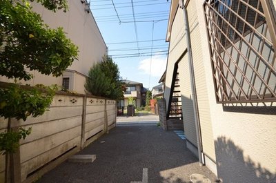 Other. 1m to the periphery (other)