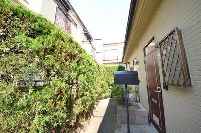 Other. 1m to the periphery (other)