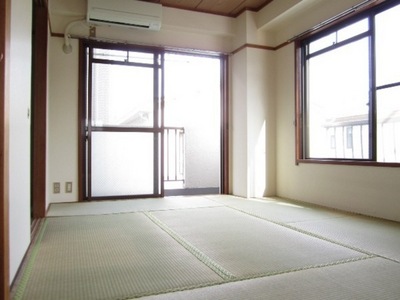 Living and room. Japanese-style room 6 quires