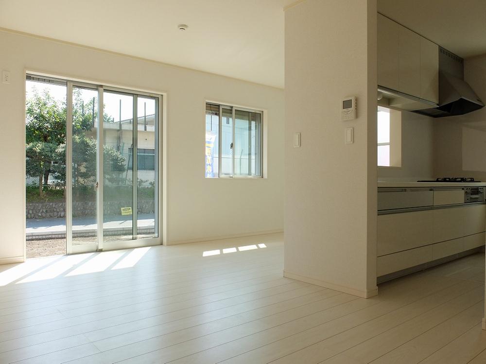 Living. Bright and spacious living room
