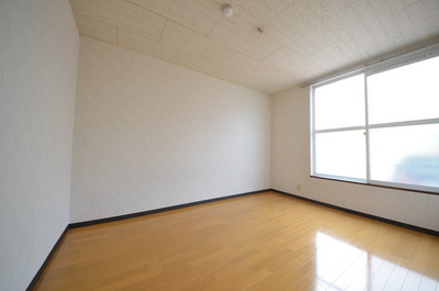 Other room space.  ☆ Space in the sun ☆