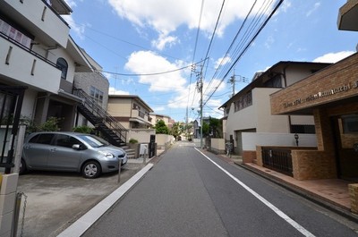 Other. 1m to the periphery (other)