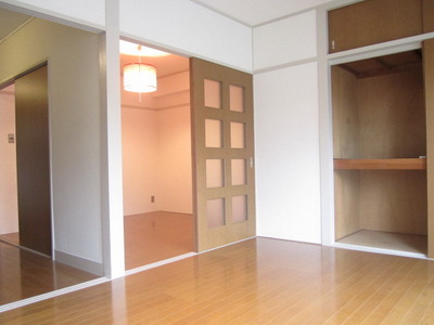 Living and room. ☆ Room space ☆