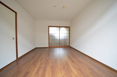 Living and room. Western-style 6.4 Pledge