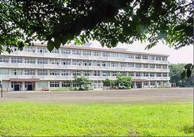 Junior high school. 1362m to the National third junior high school (junior high school)