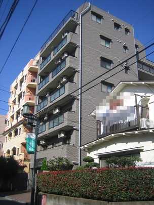 Local appearance photo. Shooting from the property southeast side  [2013 October]